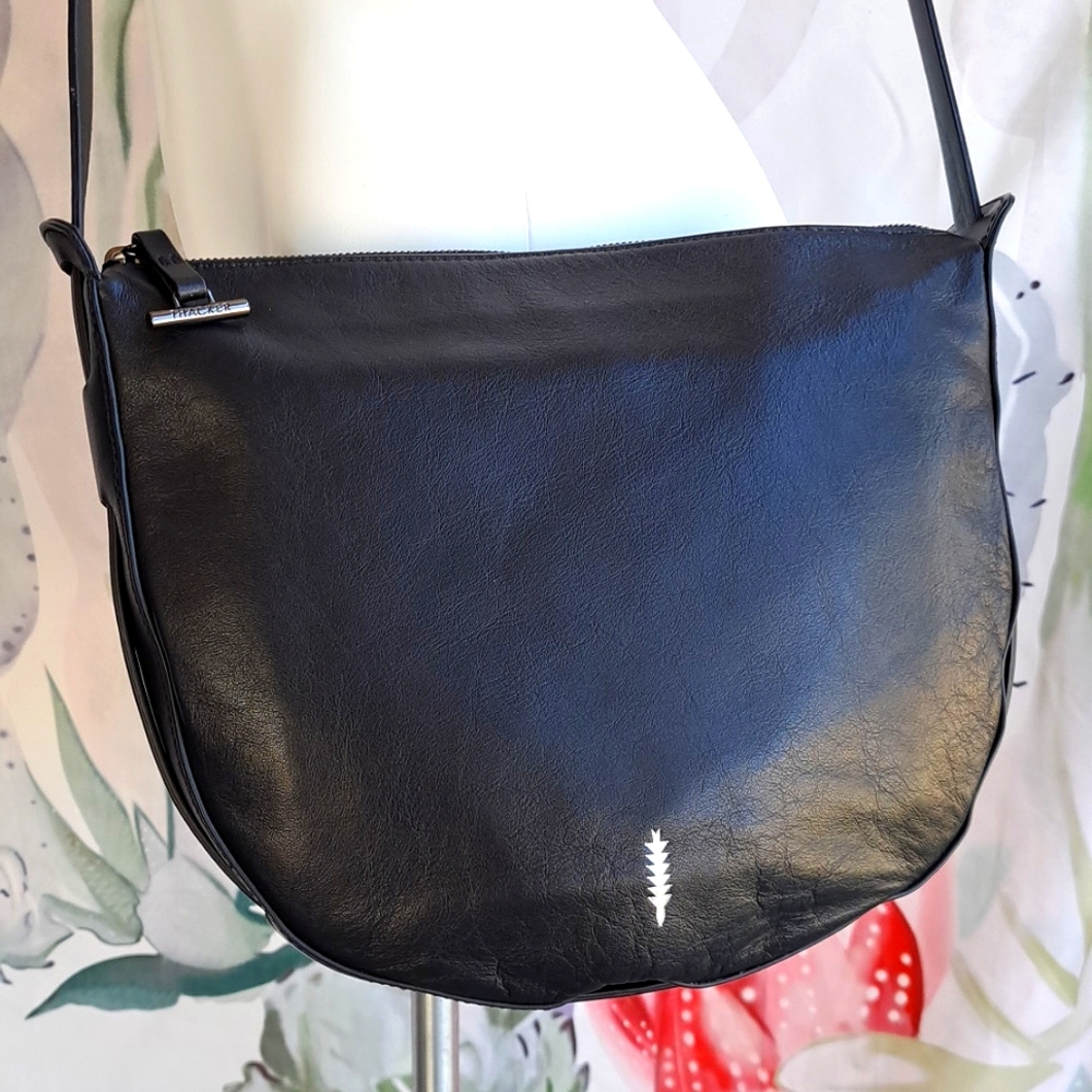 📢Sold‼️ Thacker New York Black Leather Sling Half Moon Hobo Crossbody Bag - Picture 3 of 15
